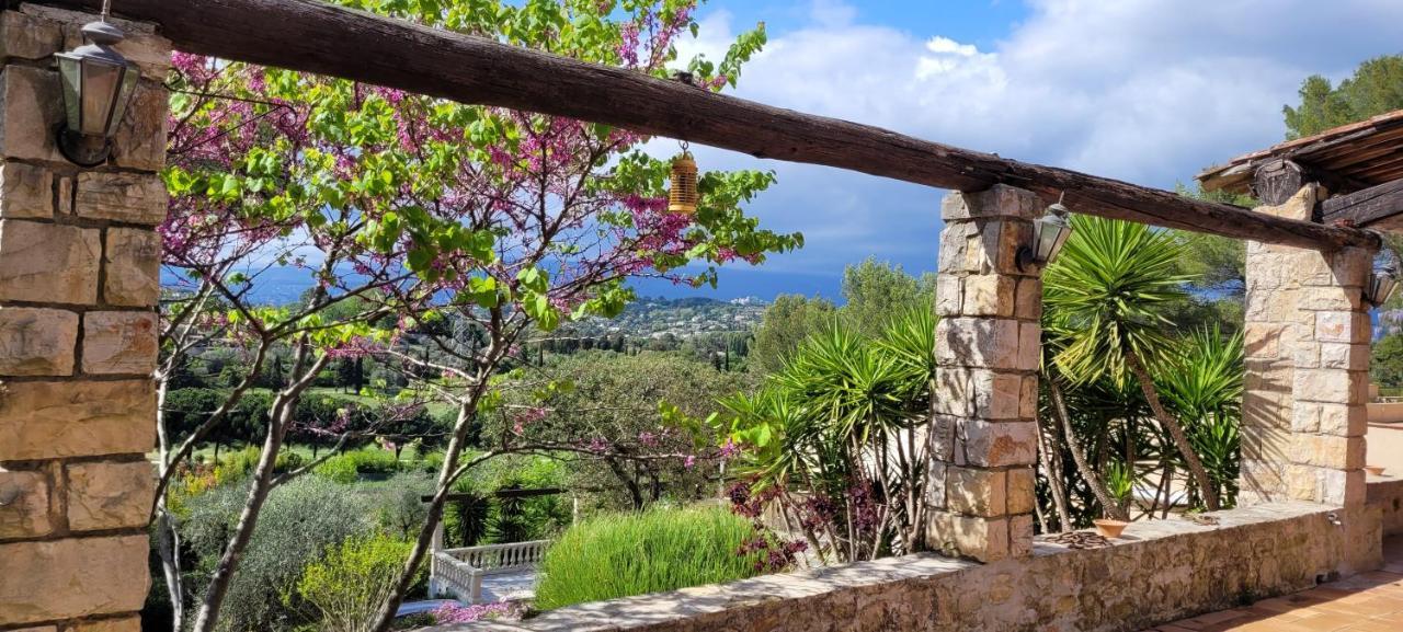 Domaine Du Paradis Des Oiseaux Мужен Екстериор снимка